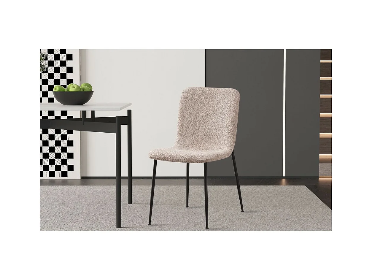 Chaise ALICE – Tissu bouclé beige et pieds métal noir – Confort et design moderne