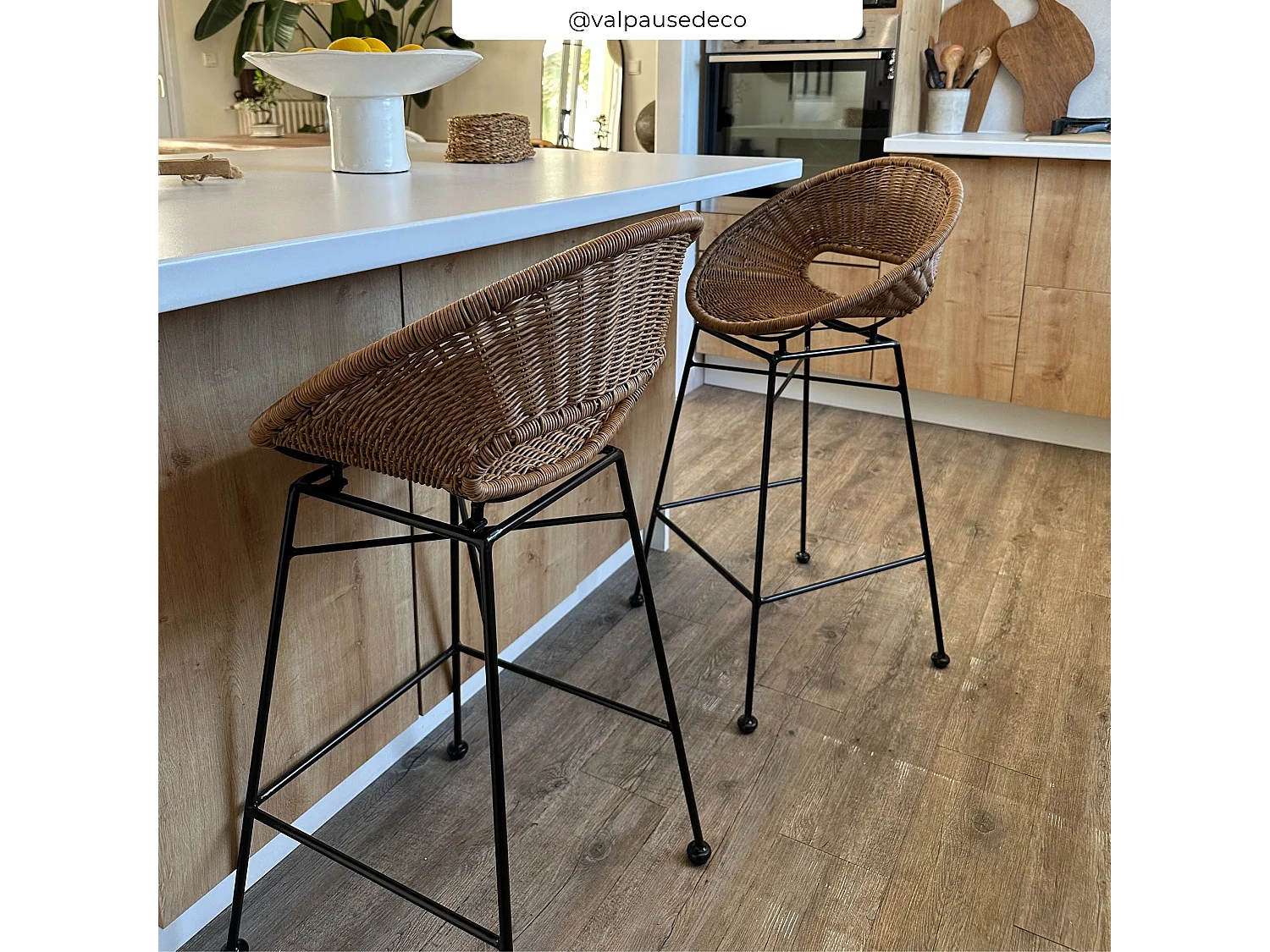 Set di 2 sgabelli per isola centrale 65 cm in resina intrecciata - Rava