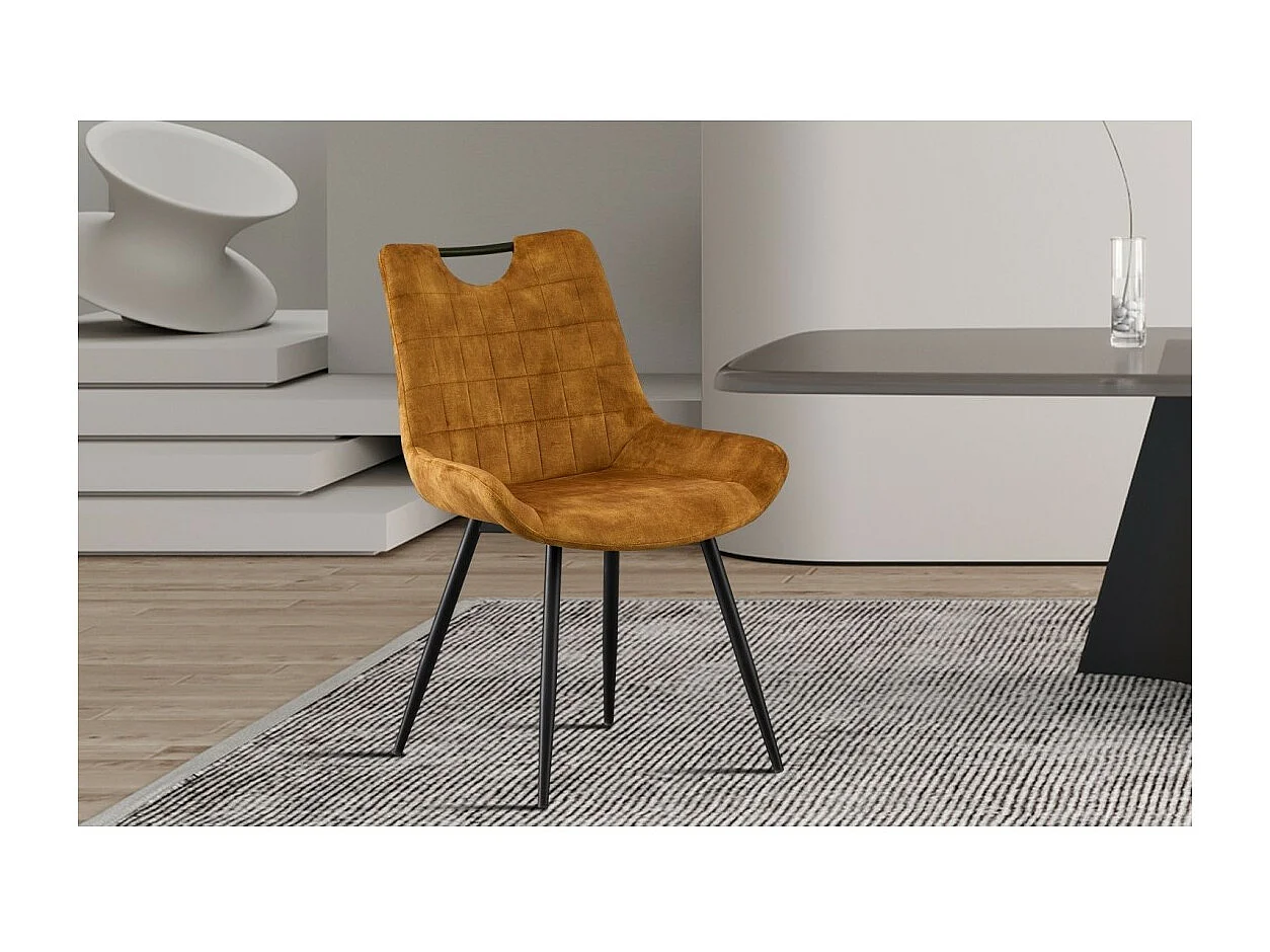 Stoel 'NINO' Gouden Velours, afmetingen H84 x B56 x D62.5, ideaal voor uw keuken of eetkamer.