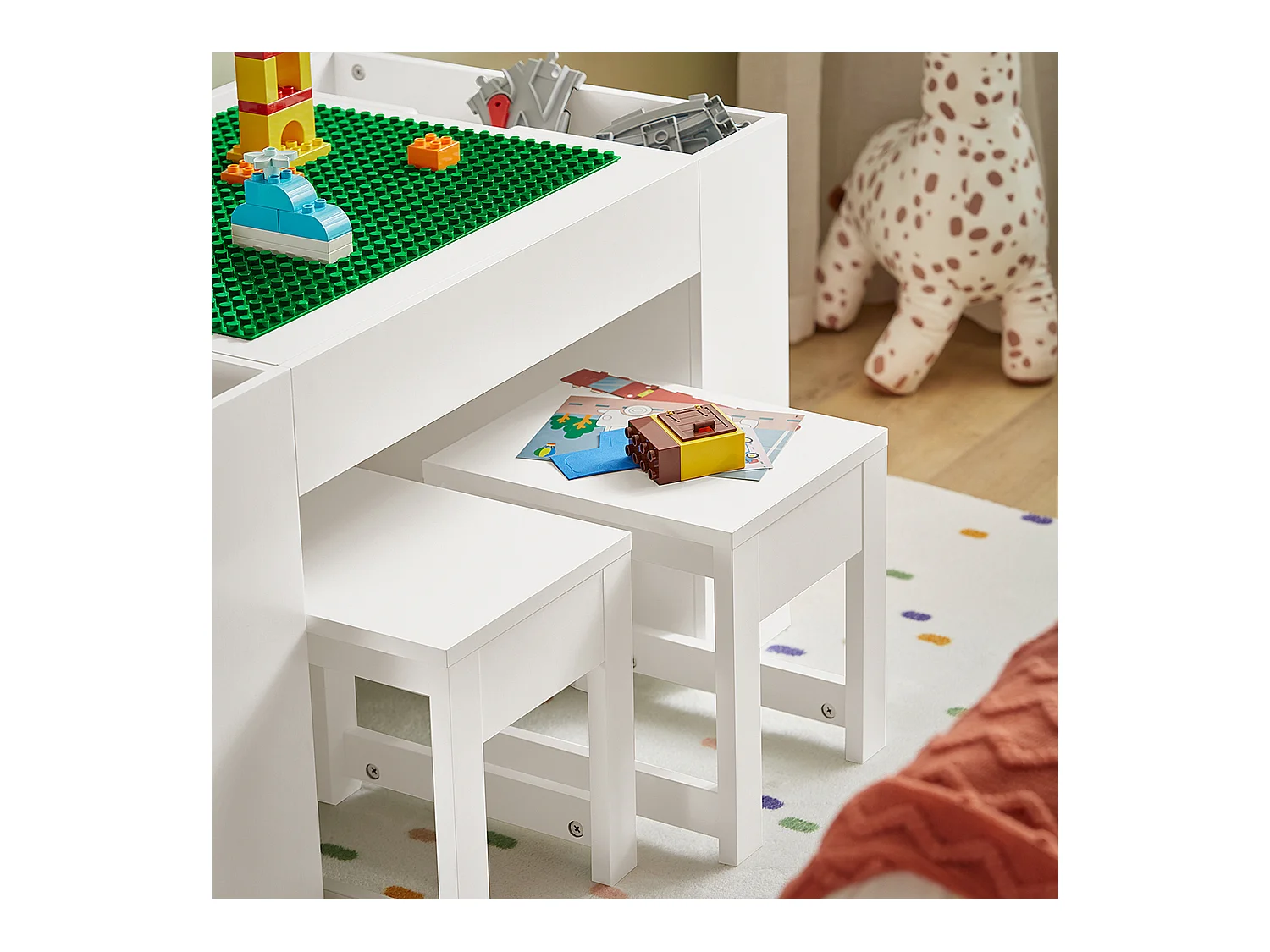SoBuy KMB75-W Table Enfants avec 2 Tabourets, Ensemble de Table de Construction Enfant avec 2 Tabourets, Bureau Enfant avec 8 Bac de Rangement