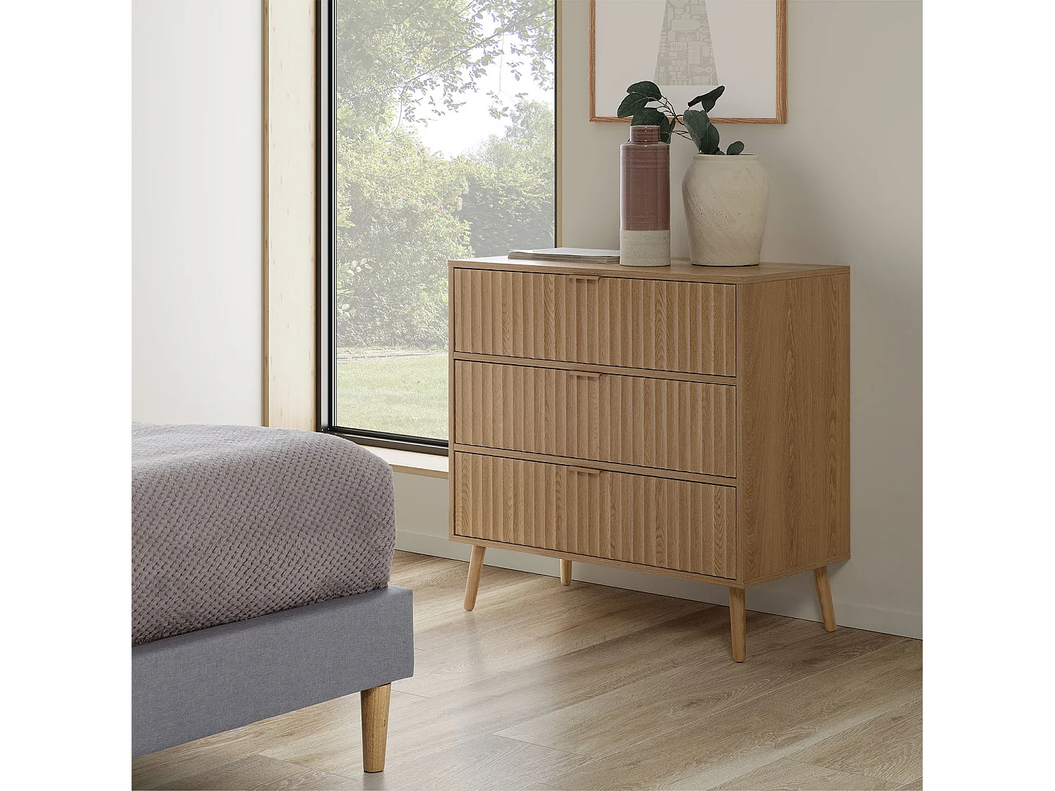 Commode de nuit Lluvi 3 tiroirs coloris chêne, largeur 80 cm