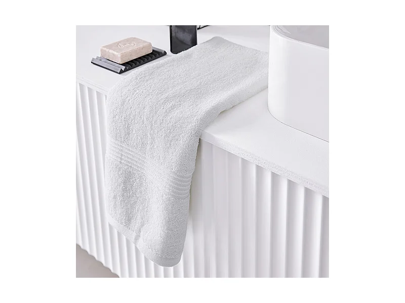 Serviette de 450 grammes de 100% coton éponge. 70x130cm Blanc