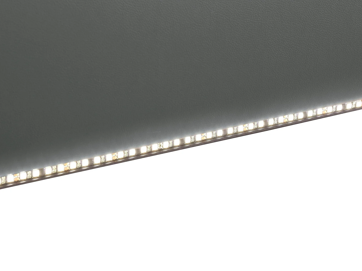 Rayland | Sofá 3 lugares Manuel