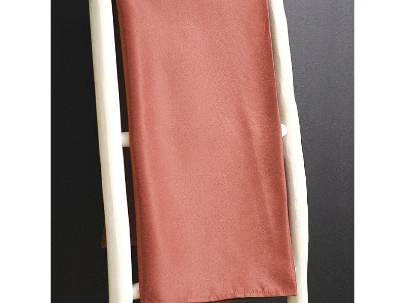 Tovaglia rettangolare 100% poliestere in tinta unita. Misura: 150x250cm Terracotta