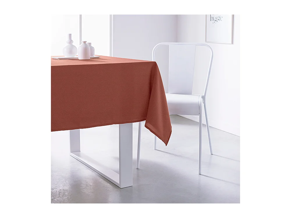 Nappe rectangulaire 100% polyester de couleurs unies. Mesure: 150x250cm Terre cuite