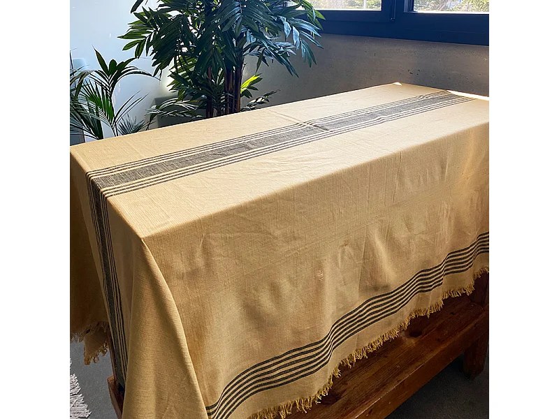 Nappe en coton modèle Kila Moutarde 140x300cm