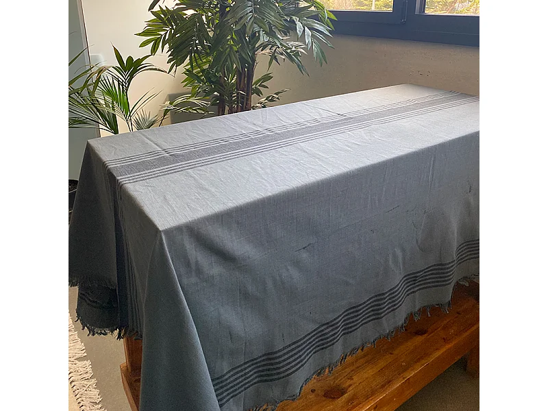 Nappe en coton modèle Kila Gris 140x150cm