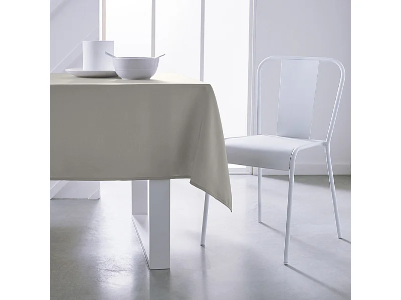 Tovaglia rettangolare 100% poliestere in tinta unita. Misura: 150x250cm Lino