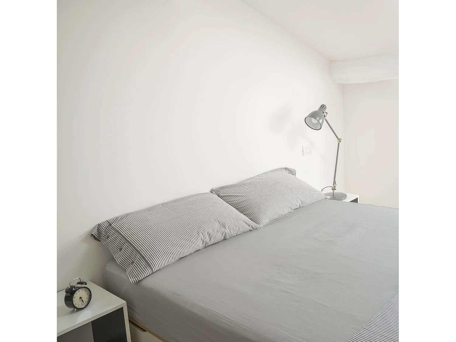 Drap housse gris mastic 100% coton bonnet 30 cm 90x200