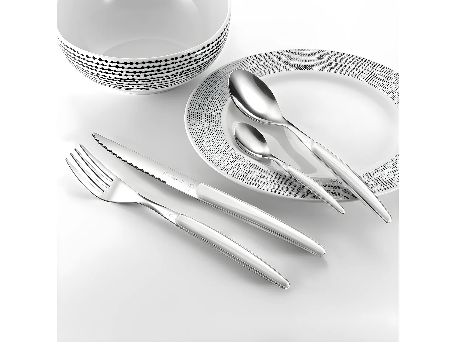 Besteck Lou Laguiole Montana Blanc 24-teilig - Weißer Kristallgriff, mikroverzahnte Edelstahlklinge, zeitgemäßes Design