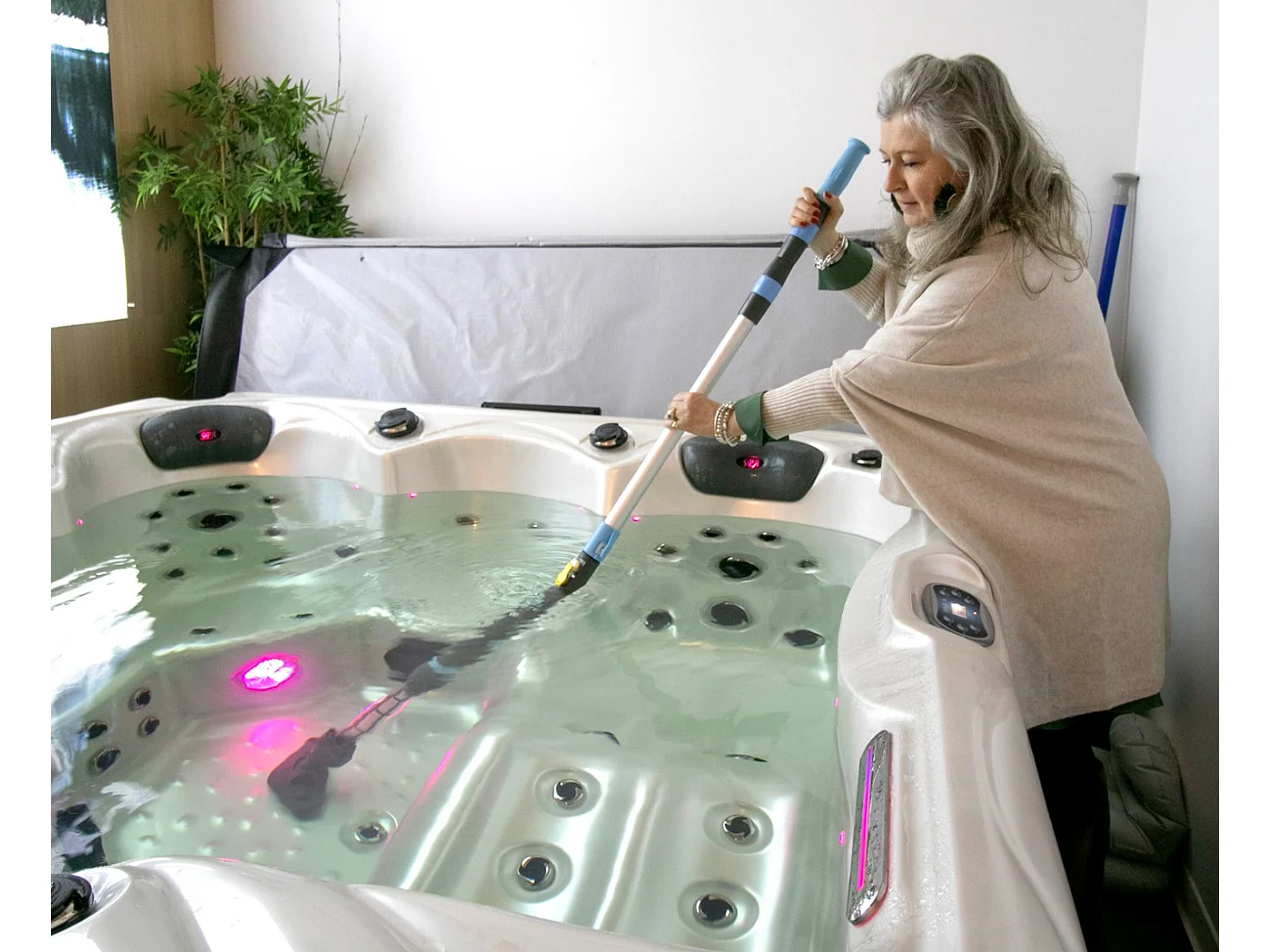 Aspirateur et brosse électrique rechargeable pour piscine et spa - 260cm - Bleu