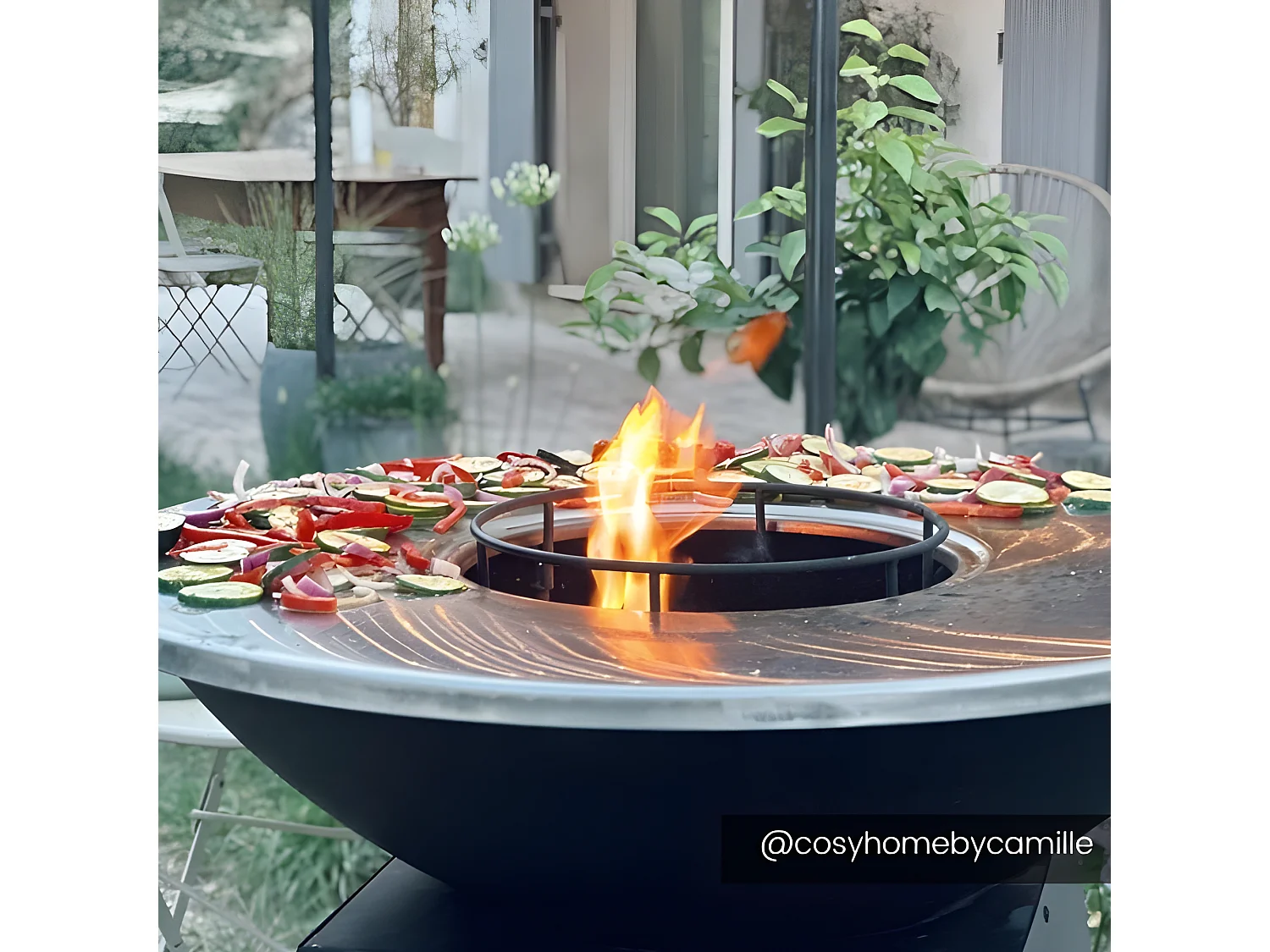 Barbecue plancha brasero à charbon et bois avec rangement en acier - L81 x l81 x H96 cm - Noir - CORVERA