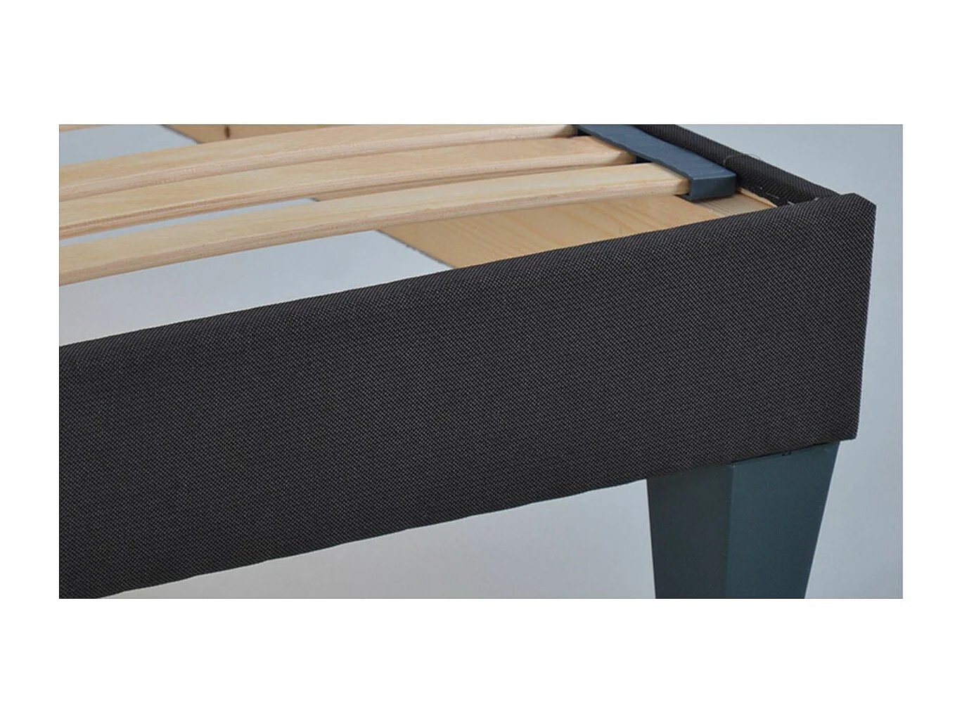 Ensemble matelas ferme 31cm à mémoire de forme et sommier en bois Castellane-90x190