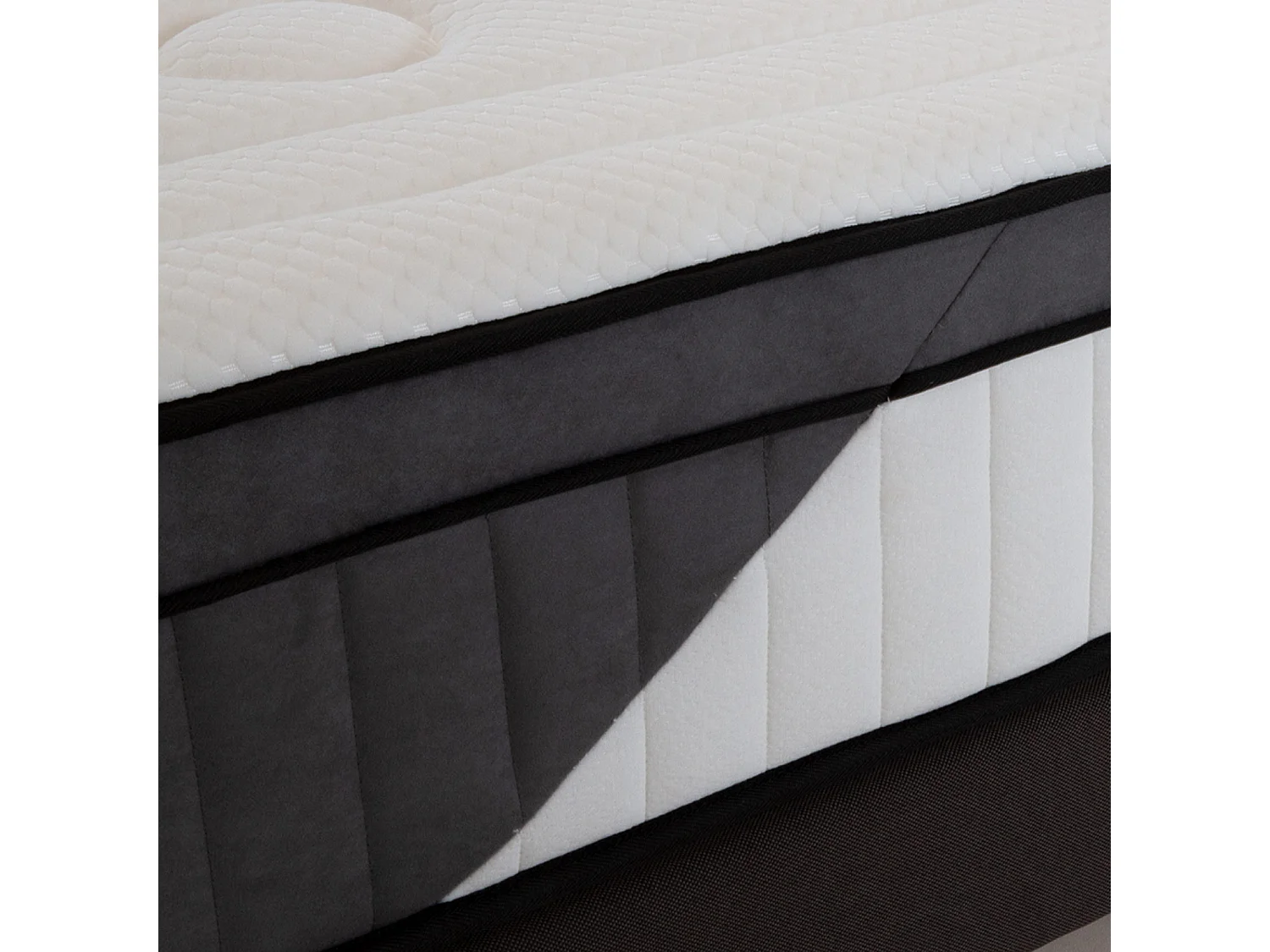 Ensemble matelas et sommier au confort ferme