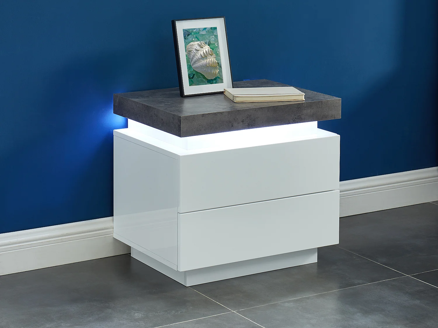 Lot de 2 tables de chevet - 2 tiroirs - MDF Laqué - Avec LEDs - Coloris : Blanc et béton - HALO II