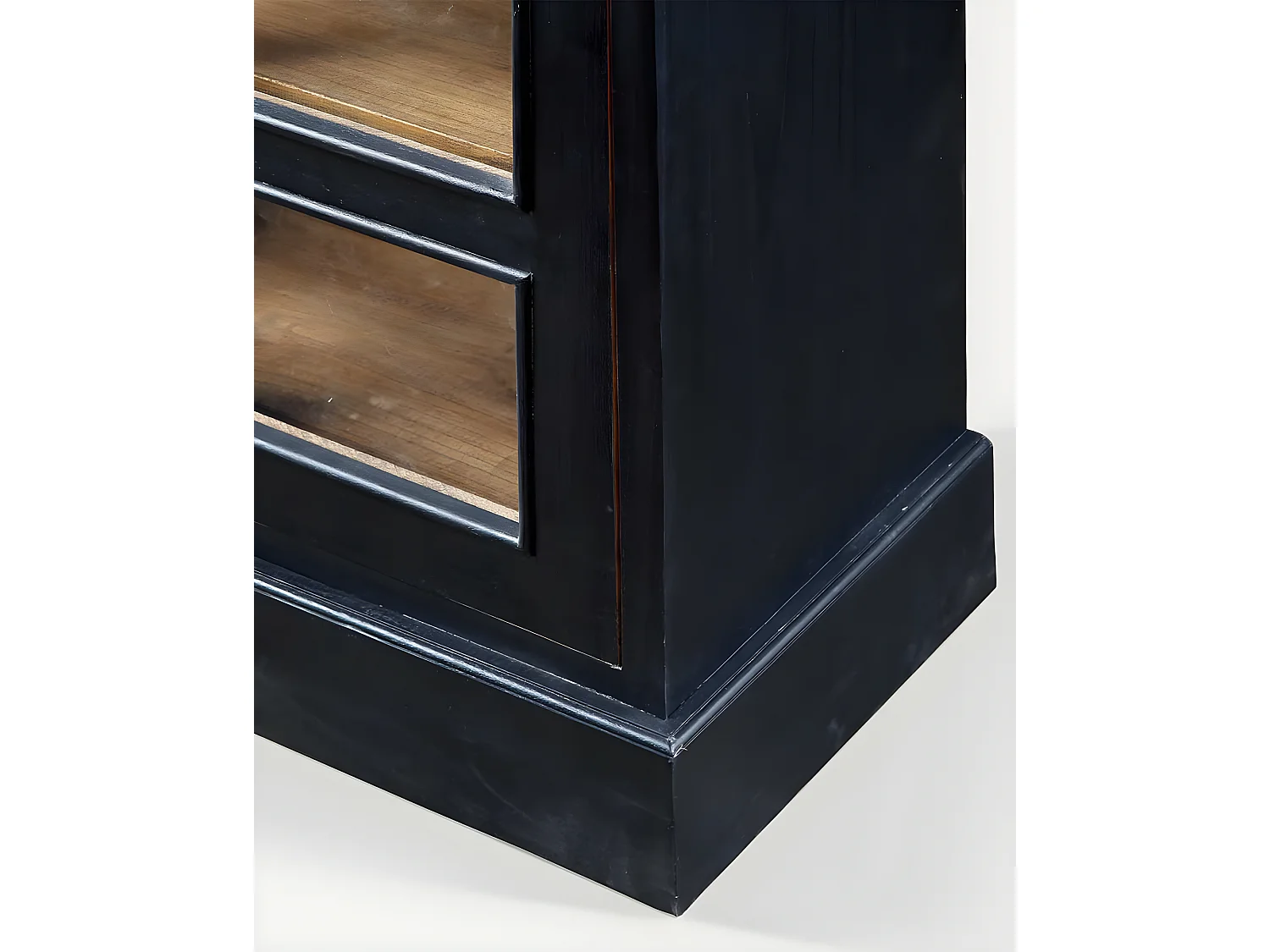 London - Grande bibliothèque noire et naturelle en Mindy massif