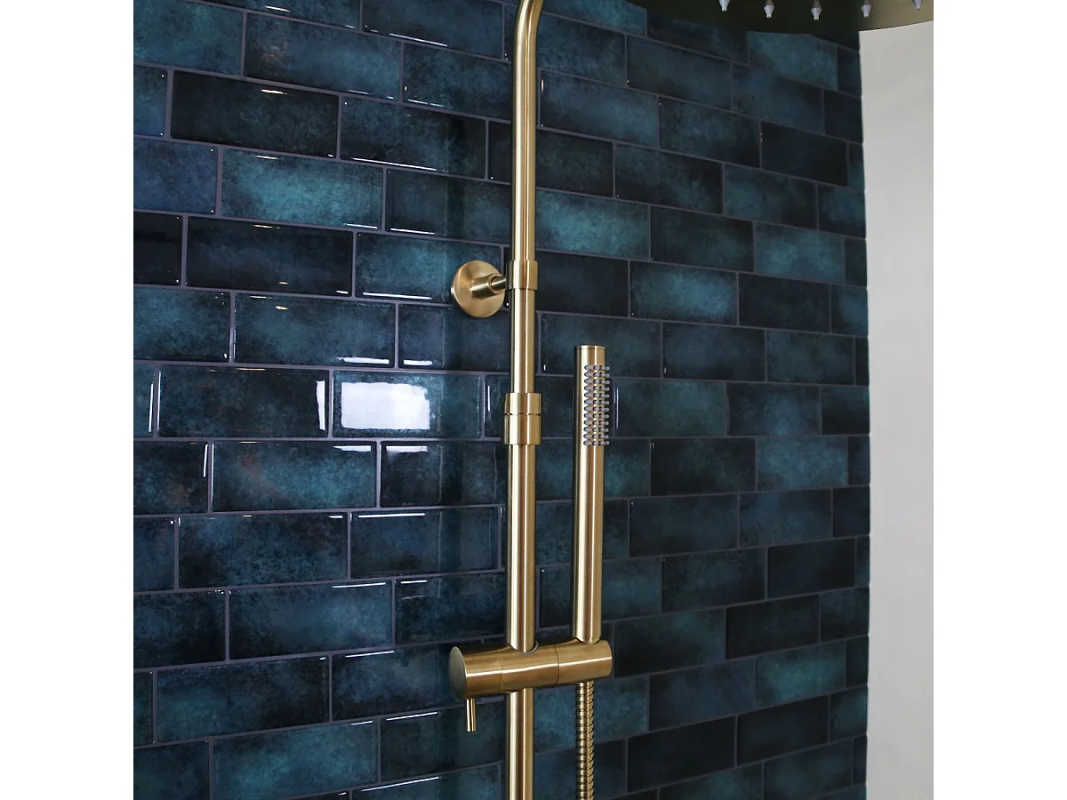 Delice II colonne de douche thermostatique or brossé avec corps froid - Essebagno