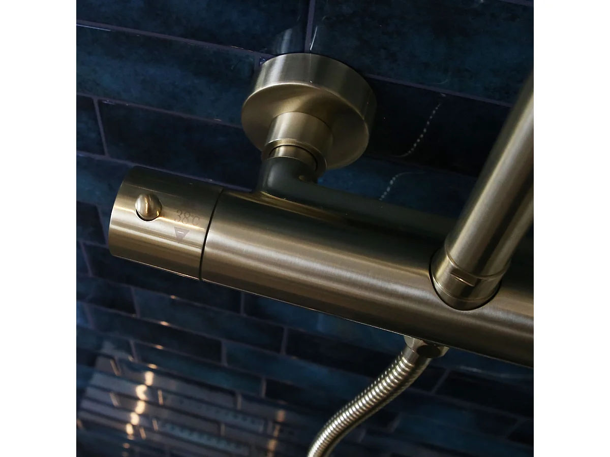 Delice II colonne de douche thermostatique or brossé avec corps froid - Essebagno