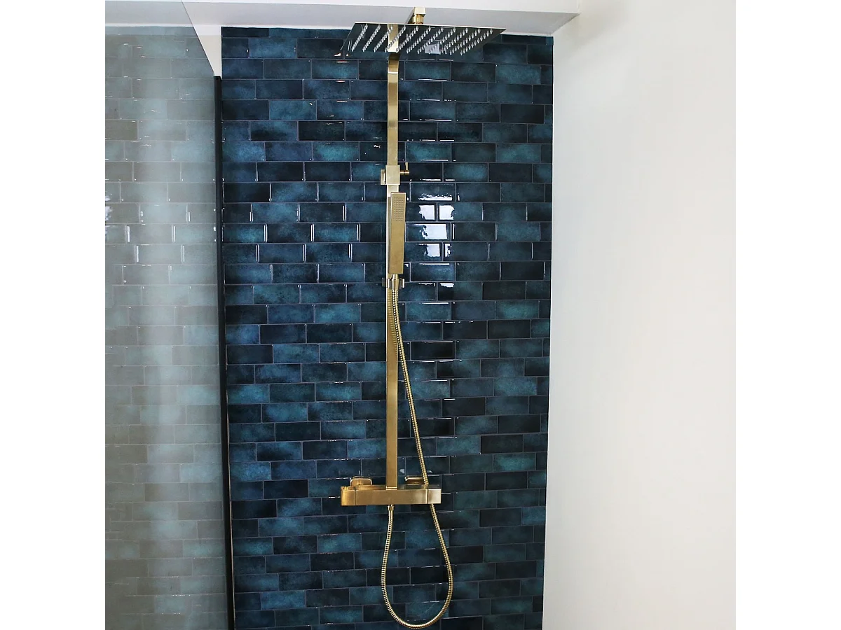 Square II colonne de douche carrée thermostatique or brossé - Essebagno