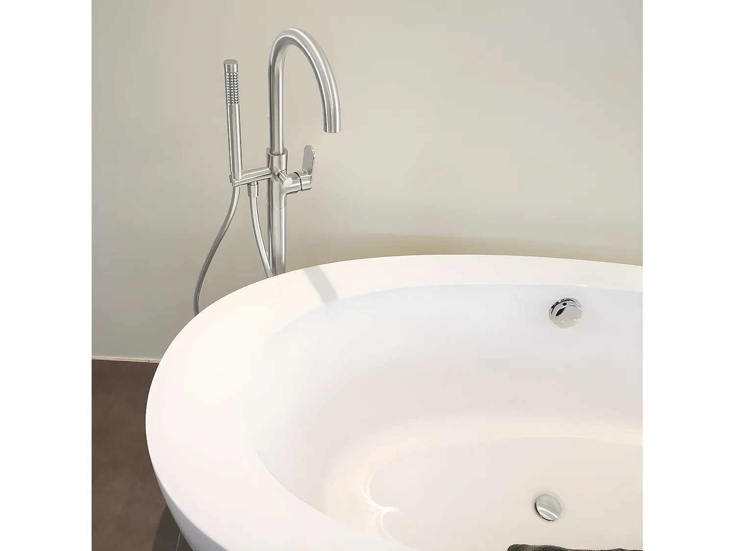 Charme II columna de suelo mecánica para bañera isla Acabado inox Essebagno