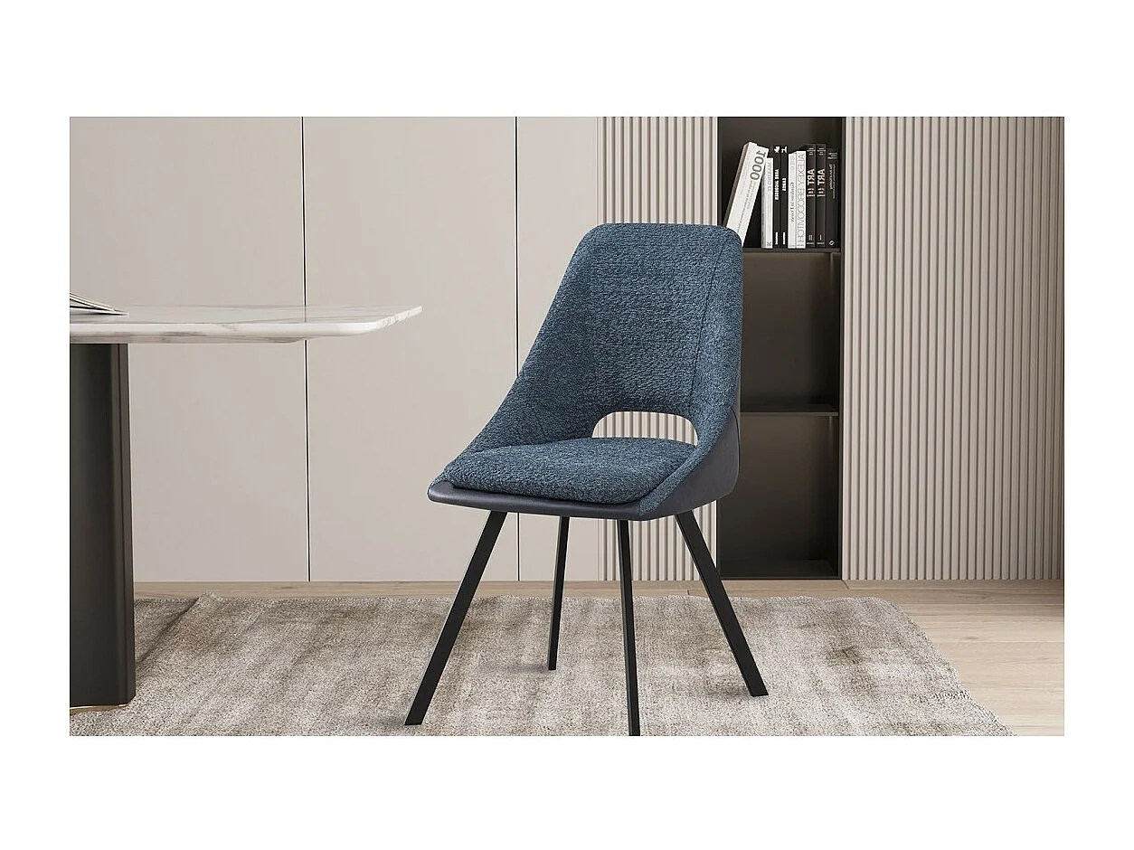 Stuhl mit Bouclé-Bezug für das Esszimmer in Blau. Kollektion FILOU.