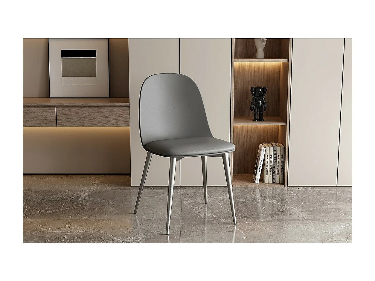 Cadeira 'JASMON' com almofada em PU cinza, dimensões A81 x L51 x P44, ideal para sua cozinha ou sala de jantar.