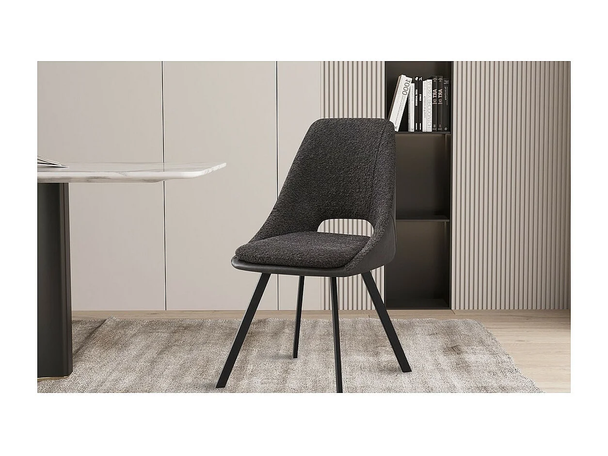 Stuhl mit Bouclé-Bezug für das Esszimmer in Grau. Kollektion FILOU.