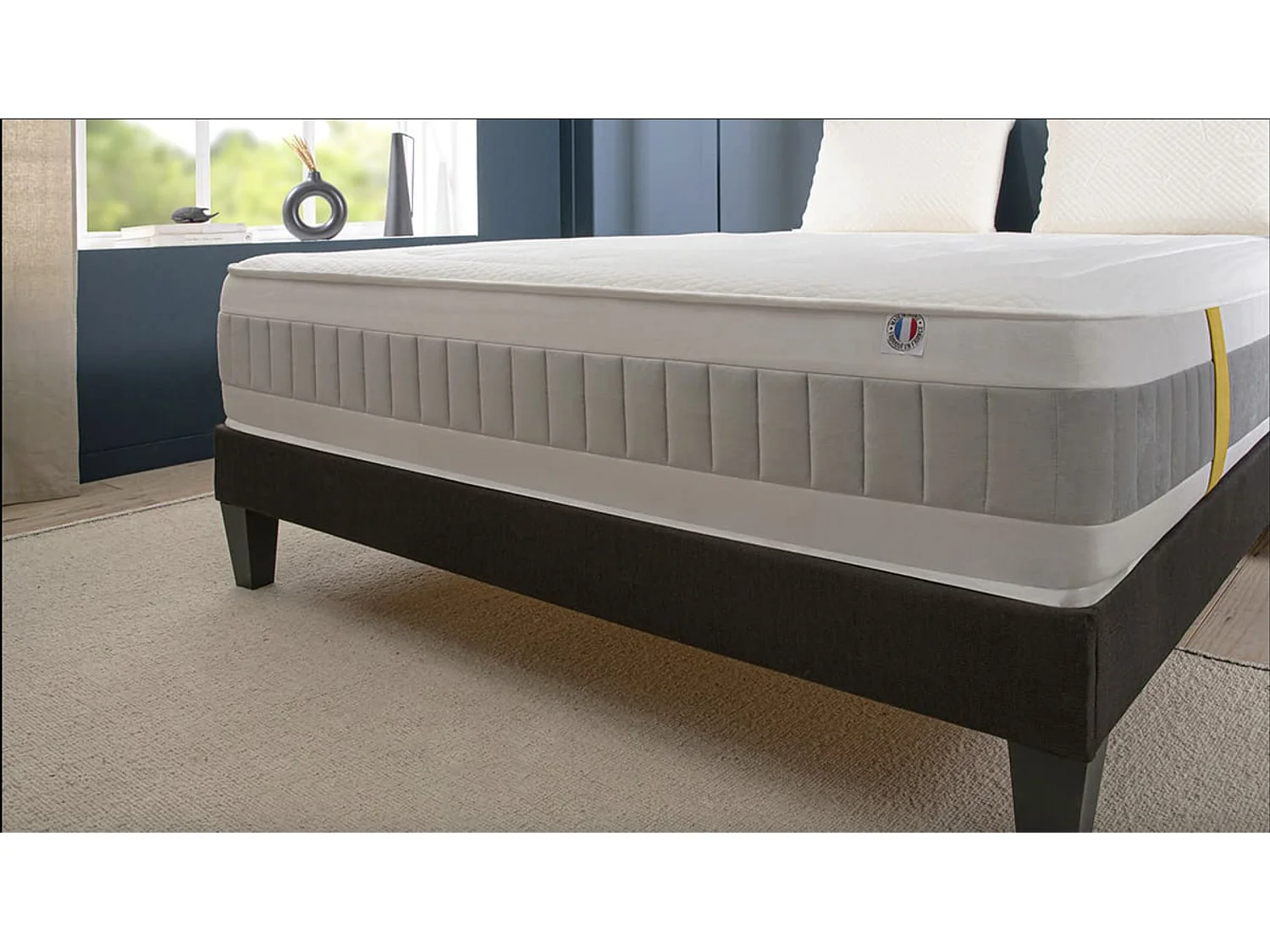 Ensemble matelas ferme 31cm à mémoire de forme et sommier en bois Grand Hôtel-140x200