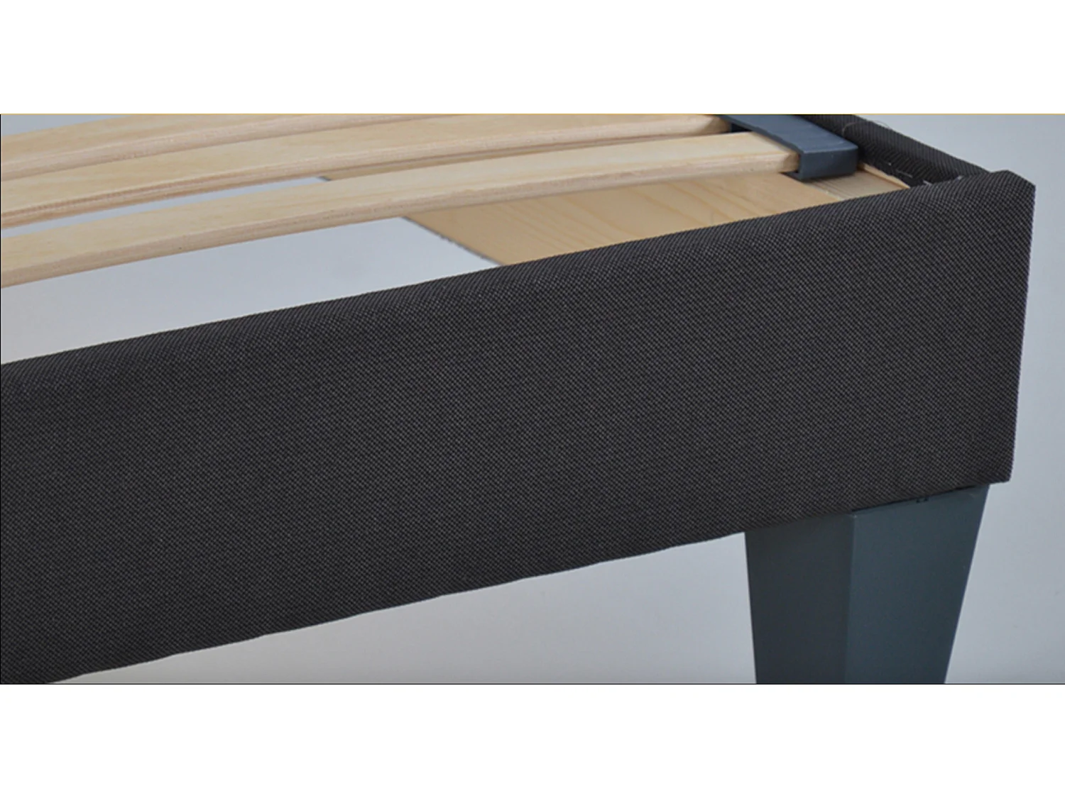 Ensemble matelas ferme 31cm à mémoire de forme et sommier en bois Grand Hôtel-90x200