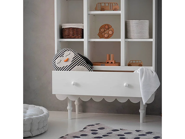 Wood Luck Babushka White bogreol med 1 skuffe