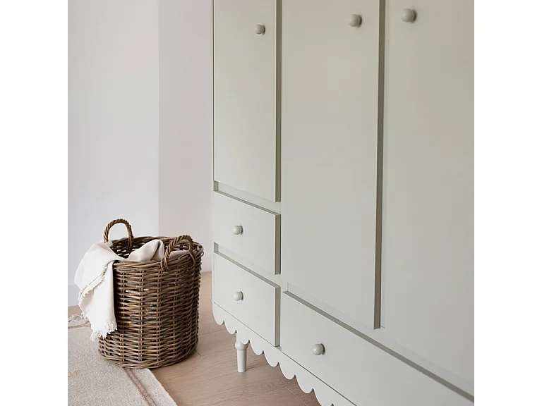 Armoire 3 portes 3 tiroirs Babushka Olive