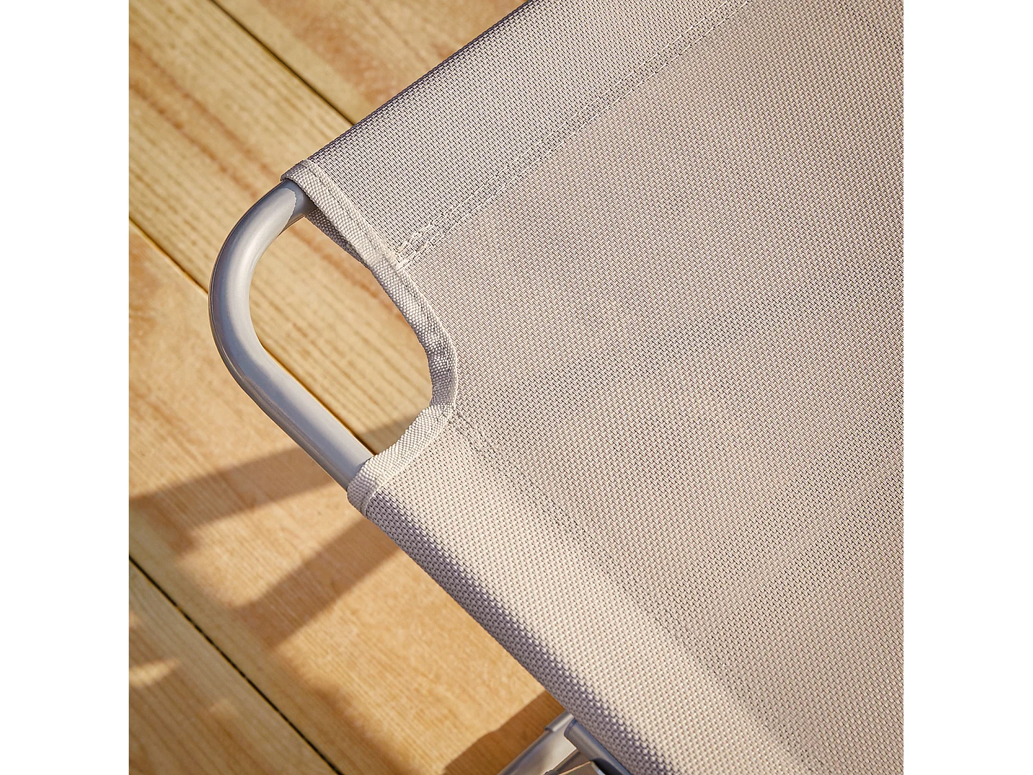 SoBuy Chaise Longue Pliable et Réglable, Transat de Jardin avec Appui-Tête et Pochette, Bain de Soleil, Charge 120 kg, Beige, OGS35-MI