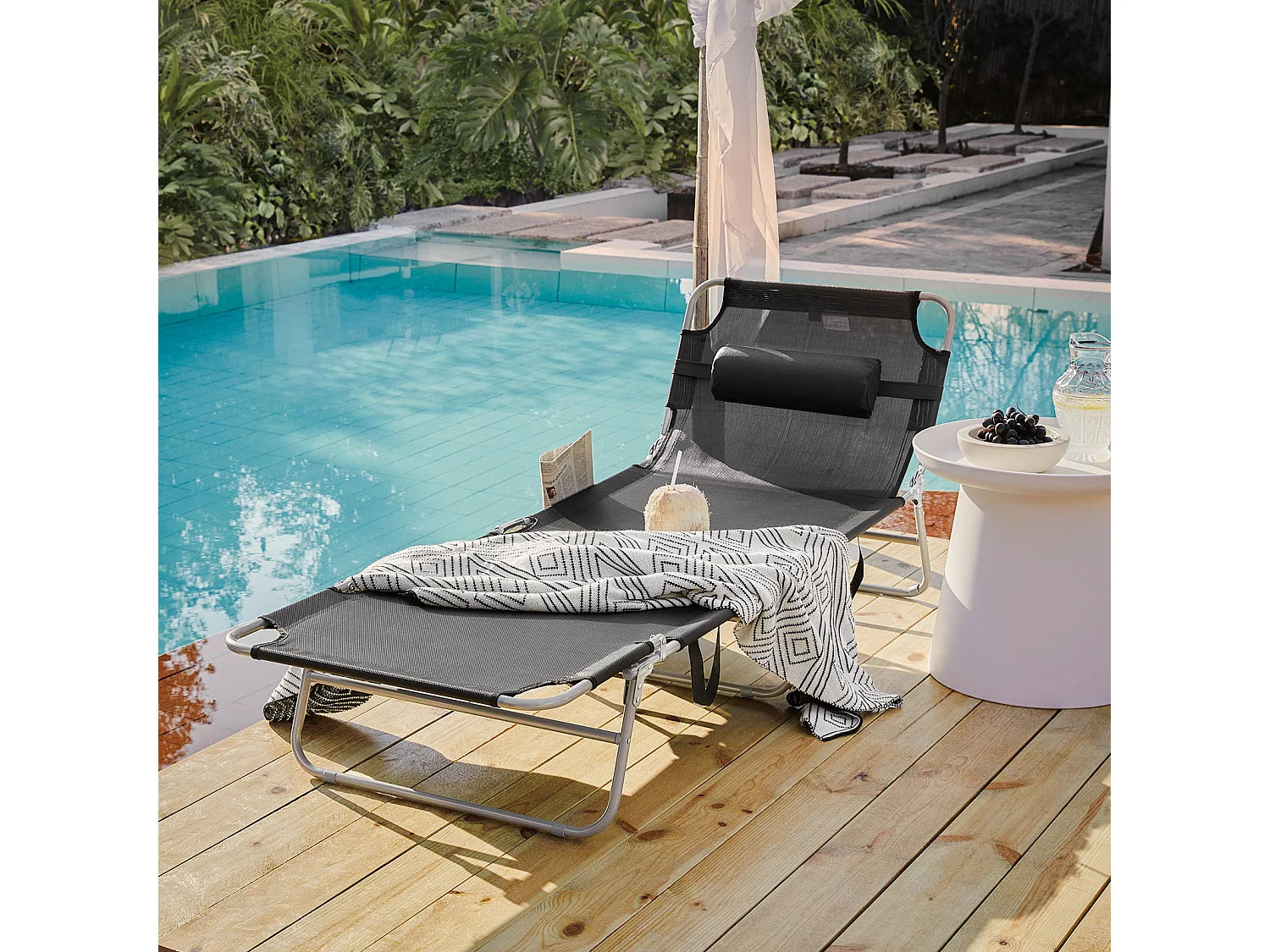 SoBuy Chaise Longue Pliable et Réglable, Transat de Jardin avec Appui-Tête et Pochette, Bain de Soleil, Charge 120 kg, Noir, OGS35-SCH