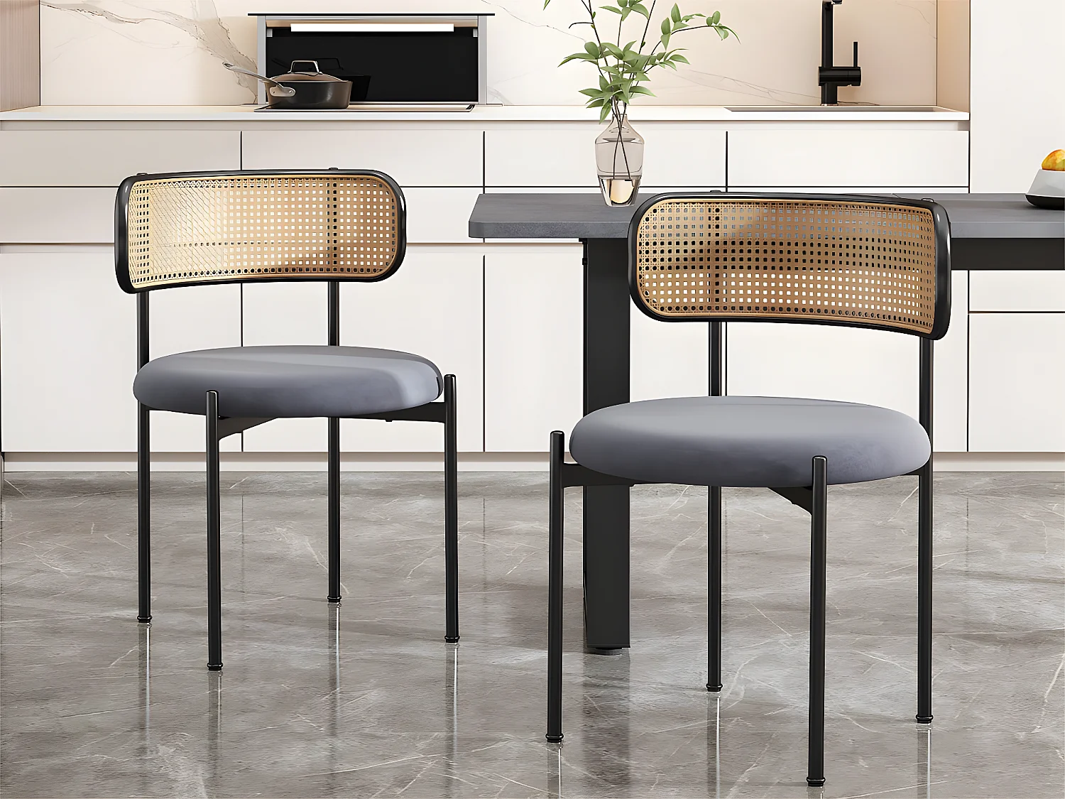 Set mit 2 Stühlen mit Metallbeinen – Rückenlehne aus Rattan – Samtkissen – Grau