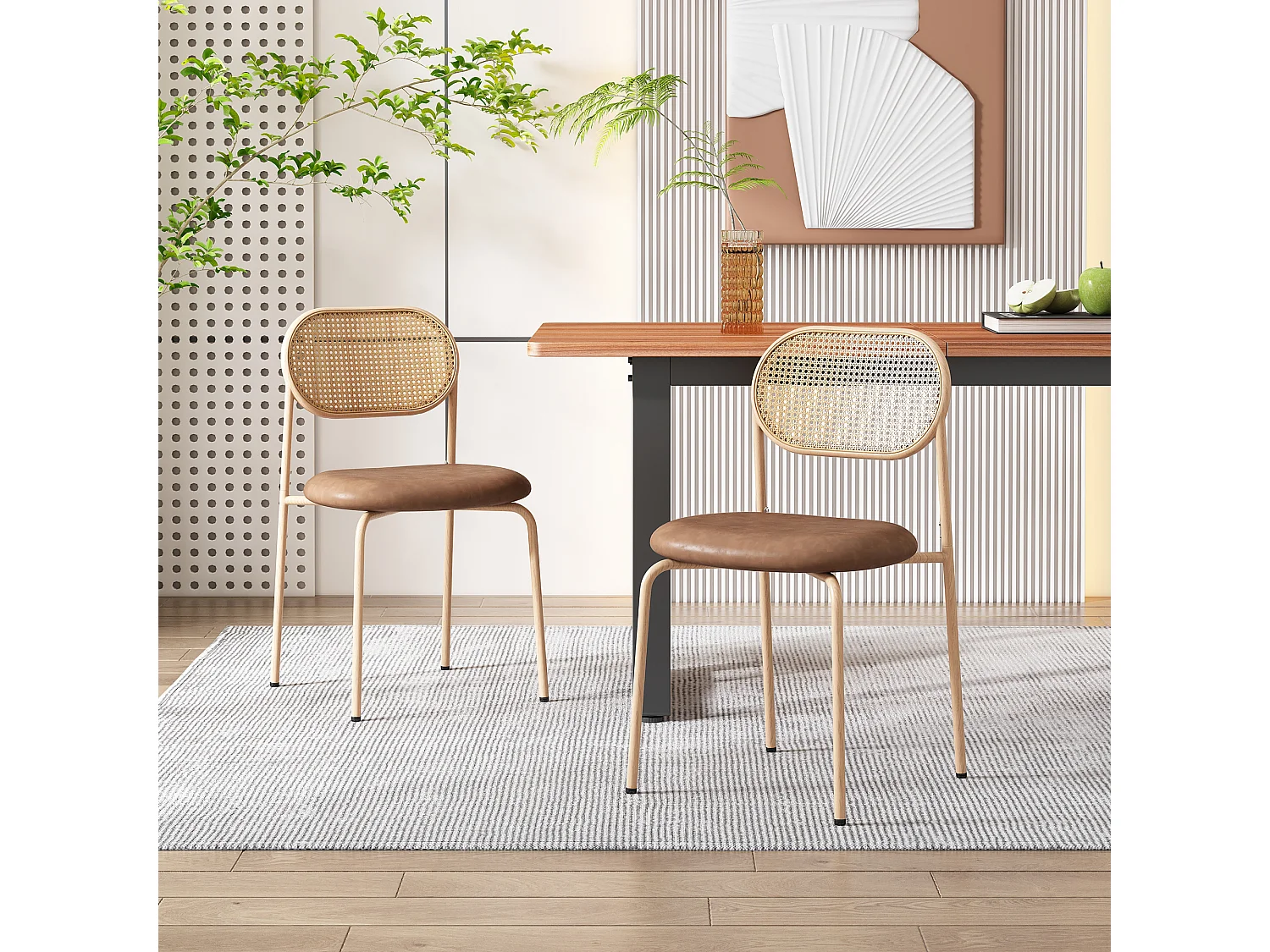 Set aus 2 Stühlen mit Metallbeinen – Rückenlehne aus Rattan – Lederkissen – braun