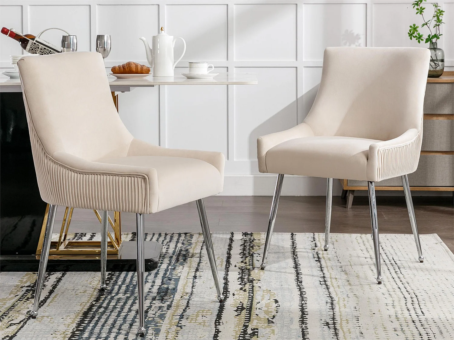 Lot de 2 Chaises rembourrées en velours avec pieds plaqués - Beige & Argenté