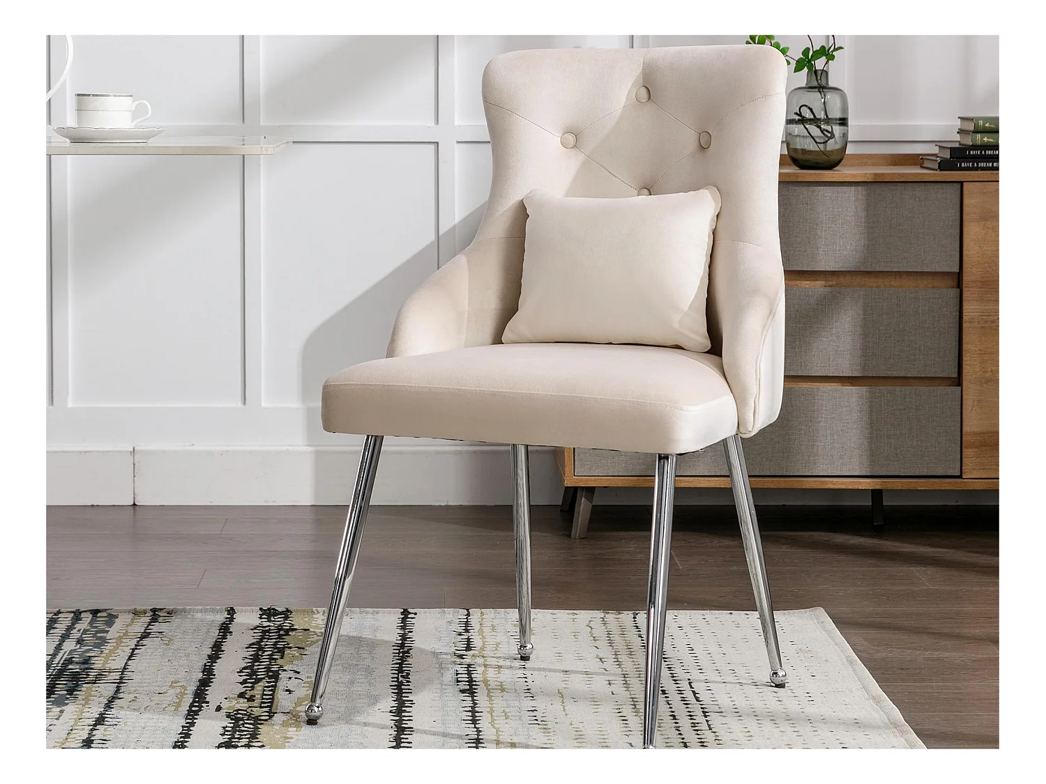 1 Chaise rembourrée en velours avec un coussin - Beige