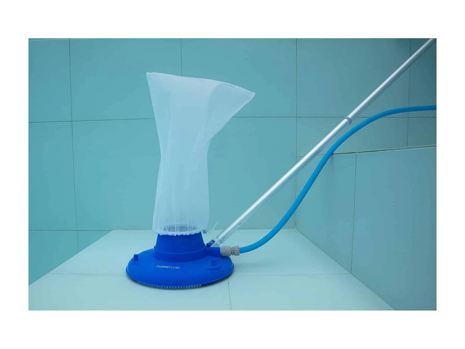 Limpiafondos Manual Bestway AquaSuction con Conexión a Manguera y Pértiga de 30 mm