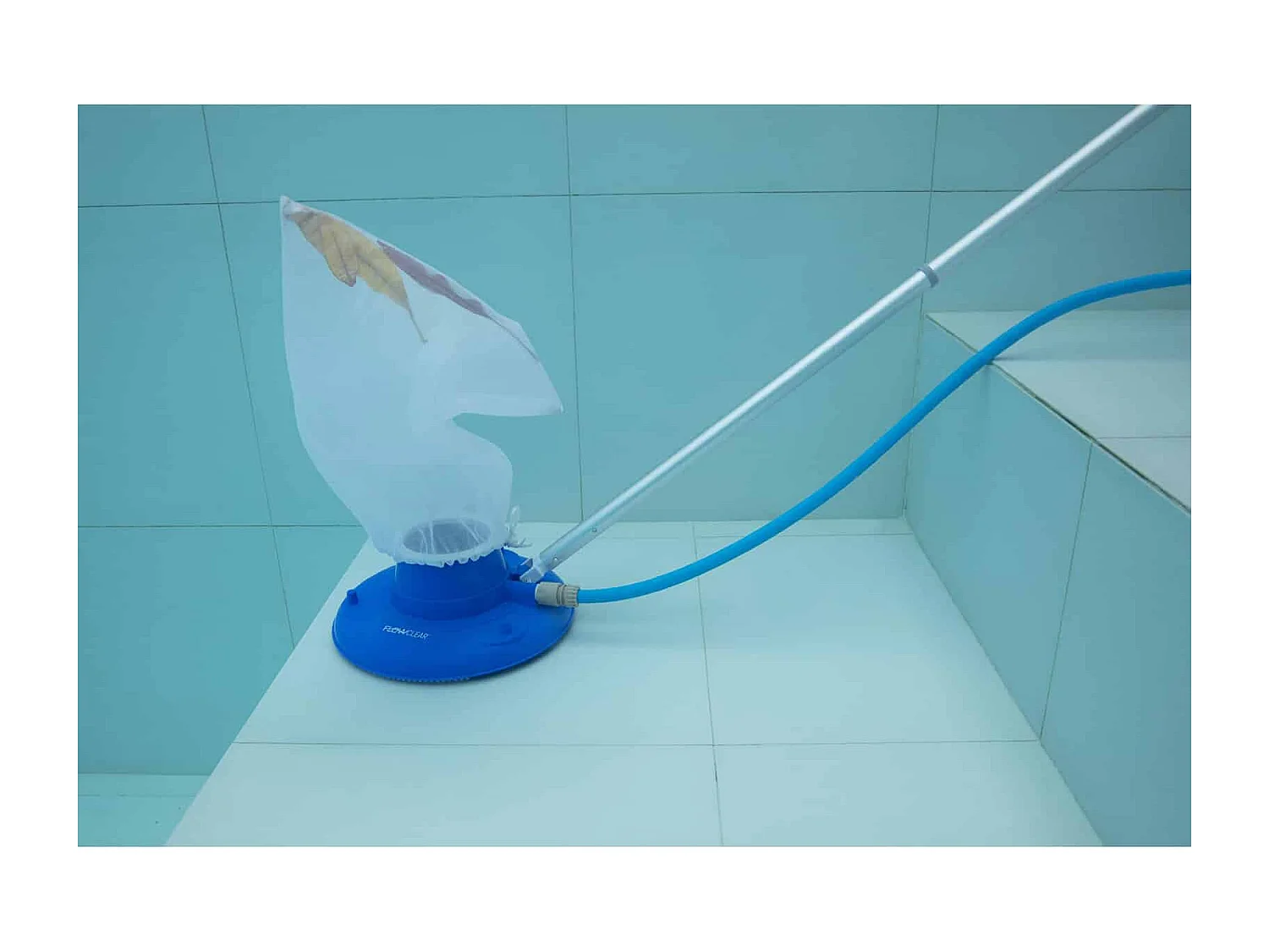 Limpiafondos Manual Bestway AquaSuction con Conexión a Manguera y Pértiga de 30 mm