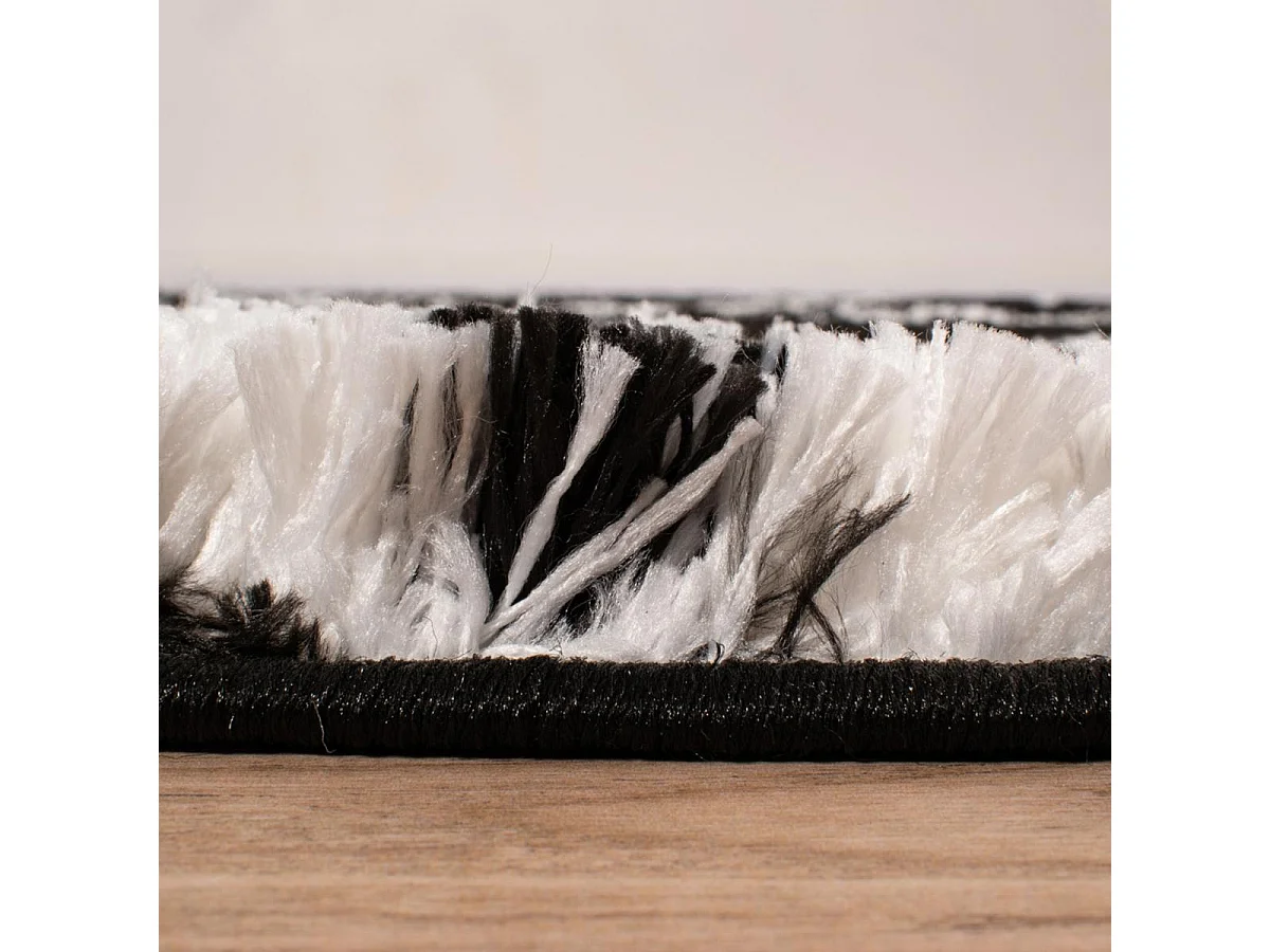 Tapis shaggy 200x290 rectangle tissé noir et blanc motif géométrique EMBER 1