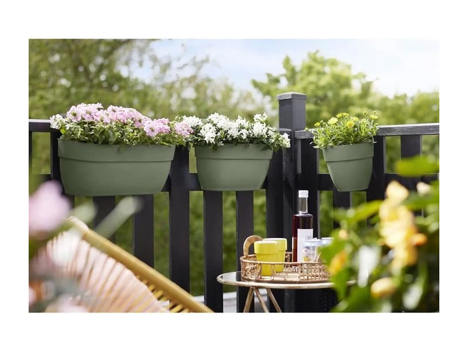 Pot de fleurs - Vibia Campana Easy Hanger Small - Vert Pistache - Balcon extérieur - L 24.1 x W 20.5 x H 26.5 cm