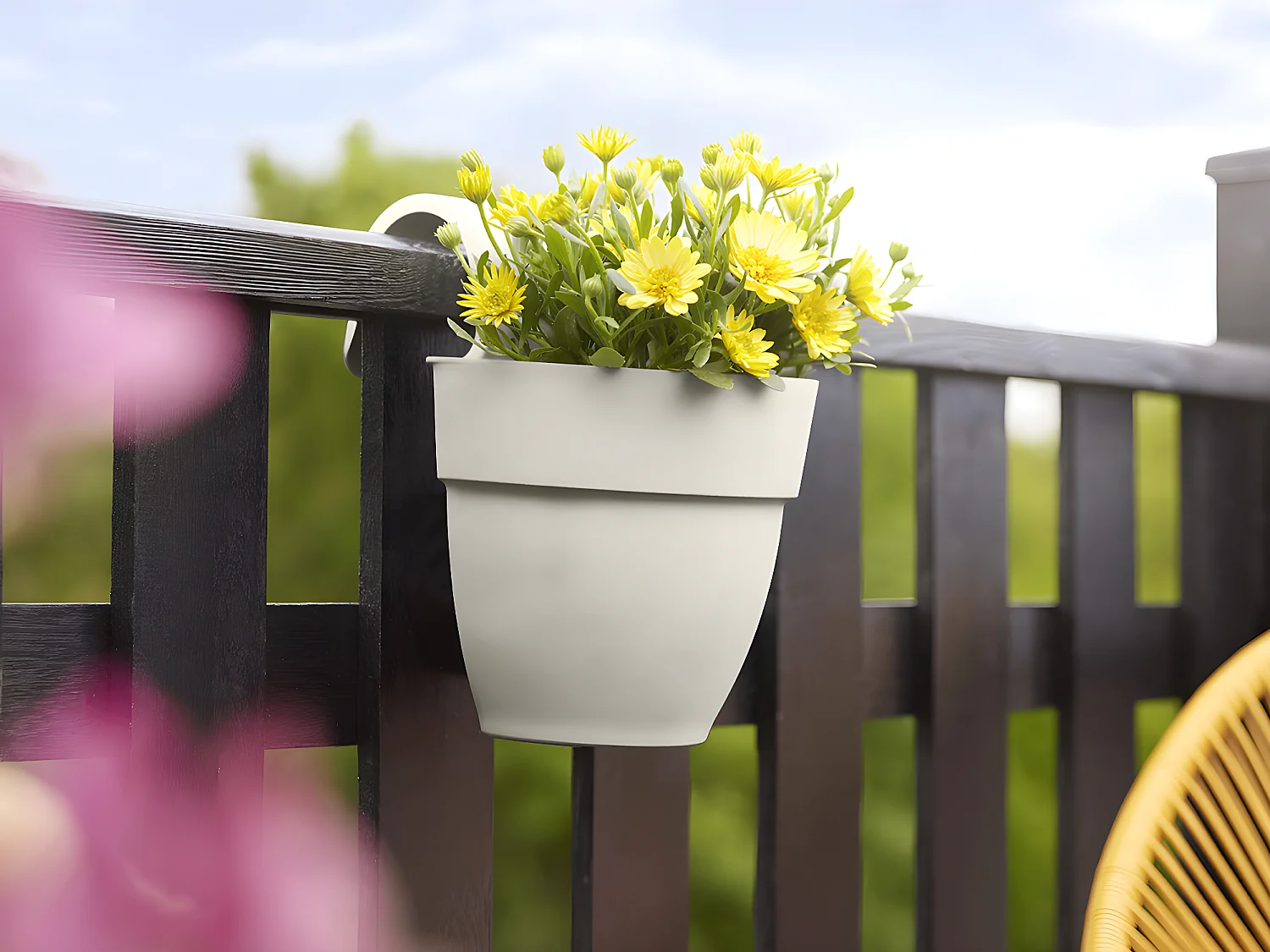 Balconnière en plastique Elho Vibia Campana Easy Hanger Small blanc soie - Ø 24 cm