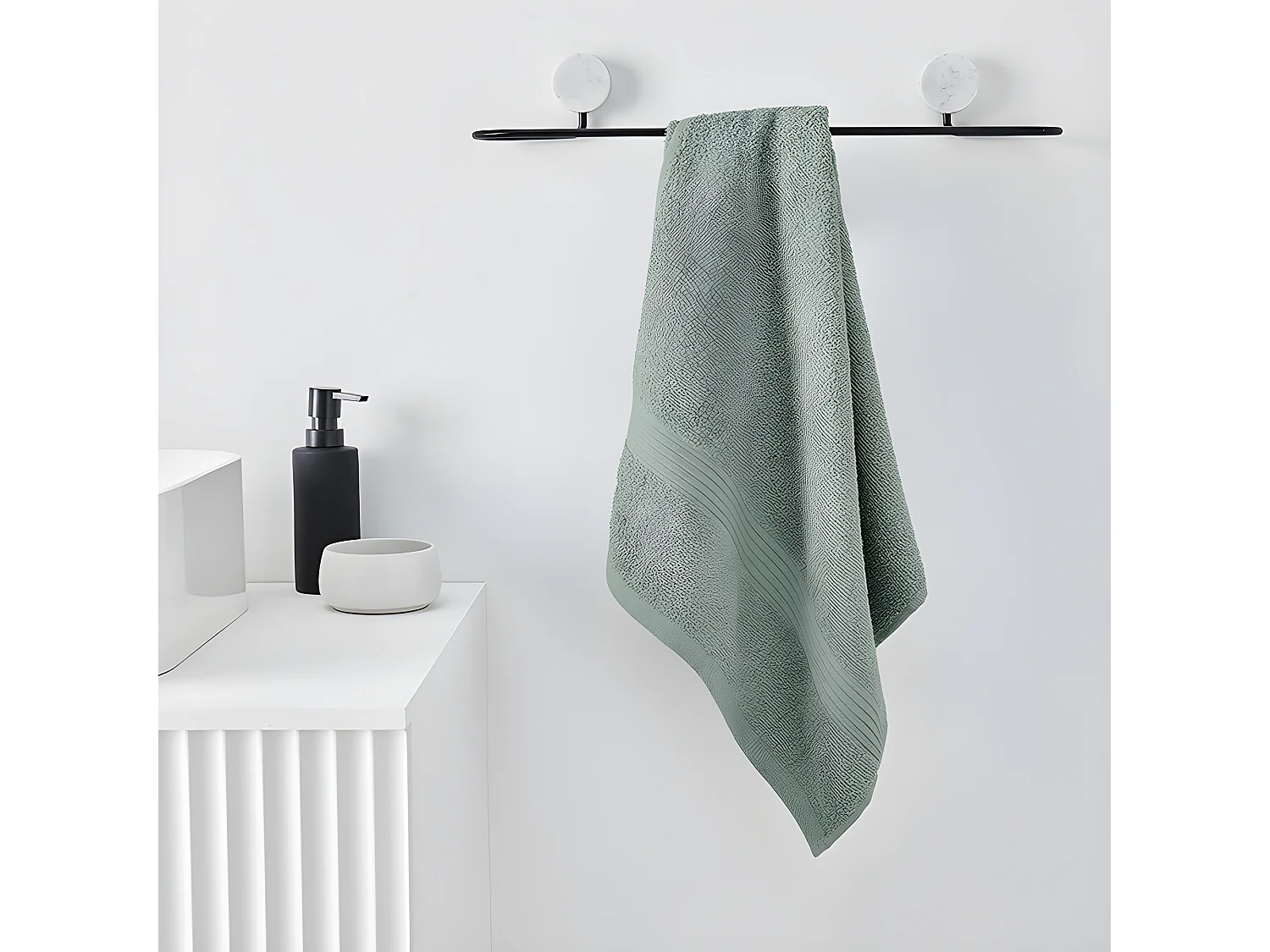 Toalla de 450 gramos de rizo 100% algodón. 50x90cm Turquesa