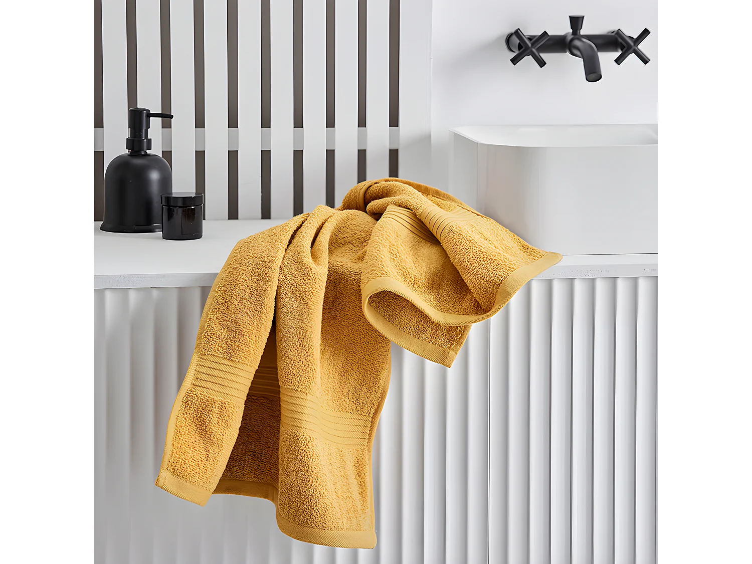 Serviette de 450 grammes de 100% coton éponge. 30x50cm Ocre