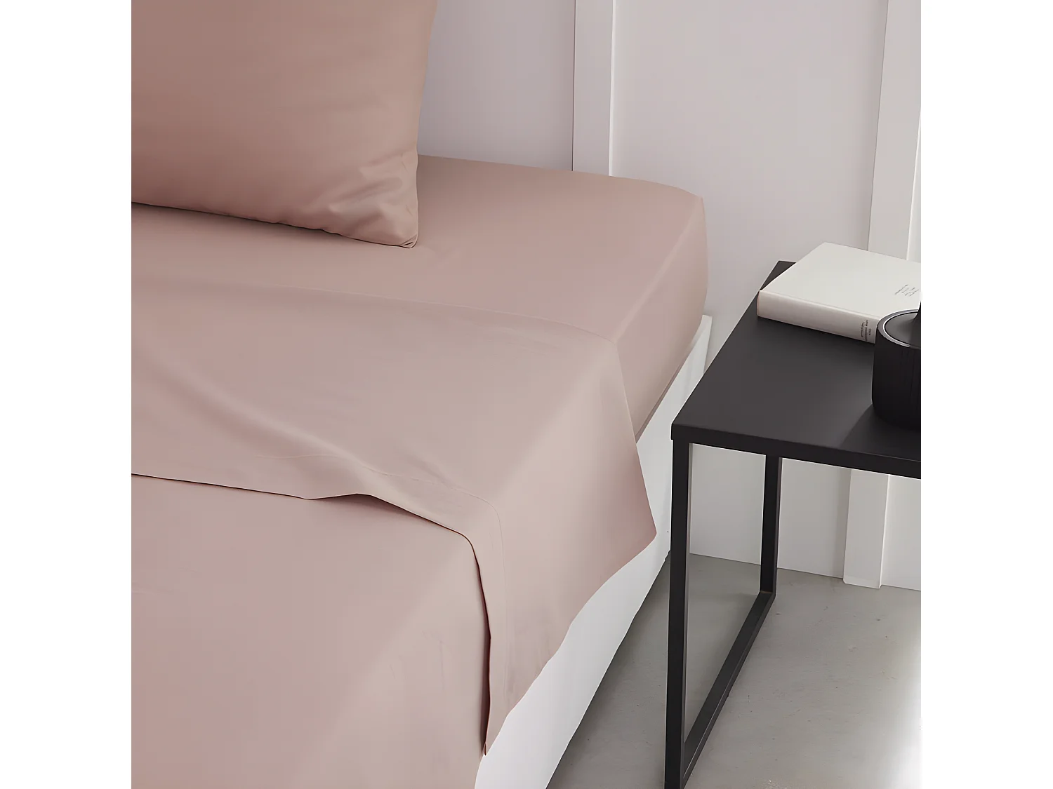 Feuille de comptoir 100% coton qualité 144 fils, en couleurs unies. Rose 180x270cm