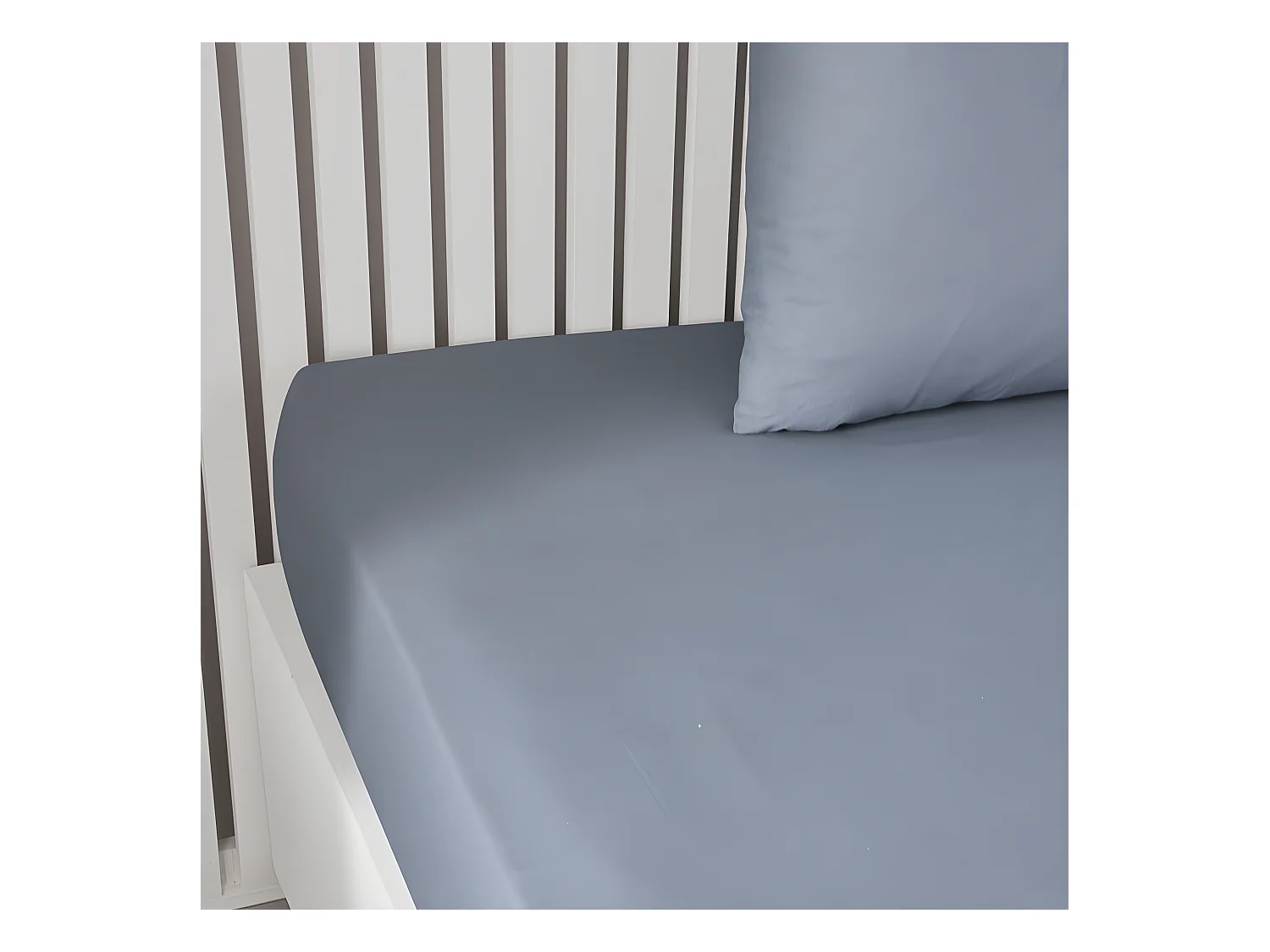 Hoeslaken 100% katoenkwaliteit 144 draden, in effen kleuren. Denim 90x200cm