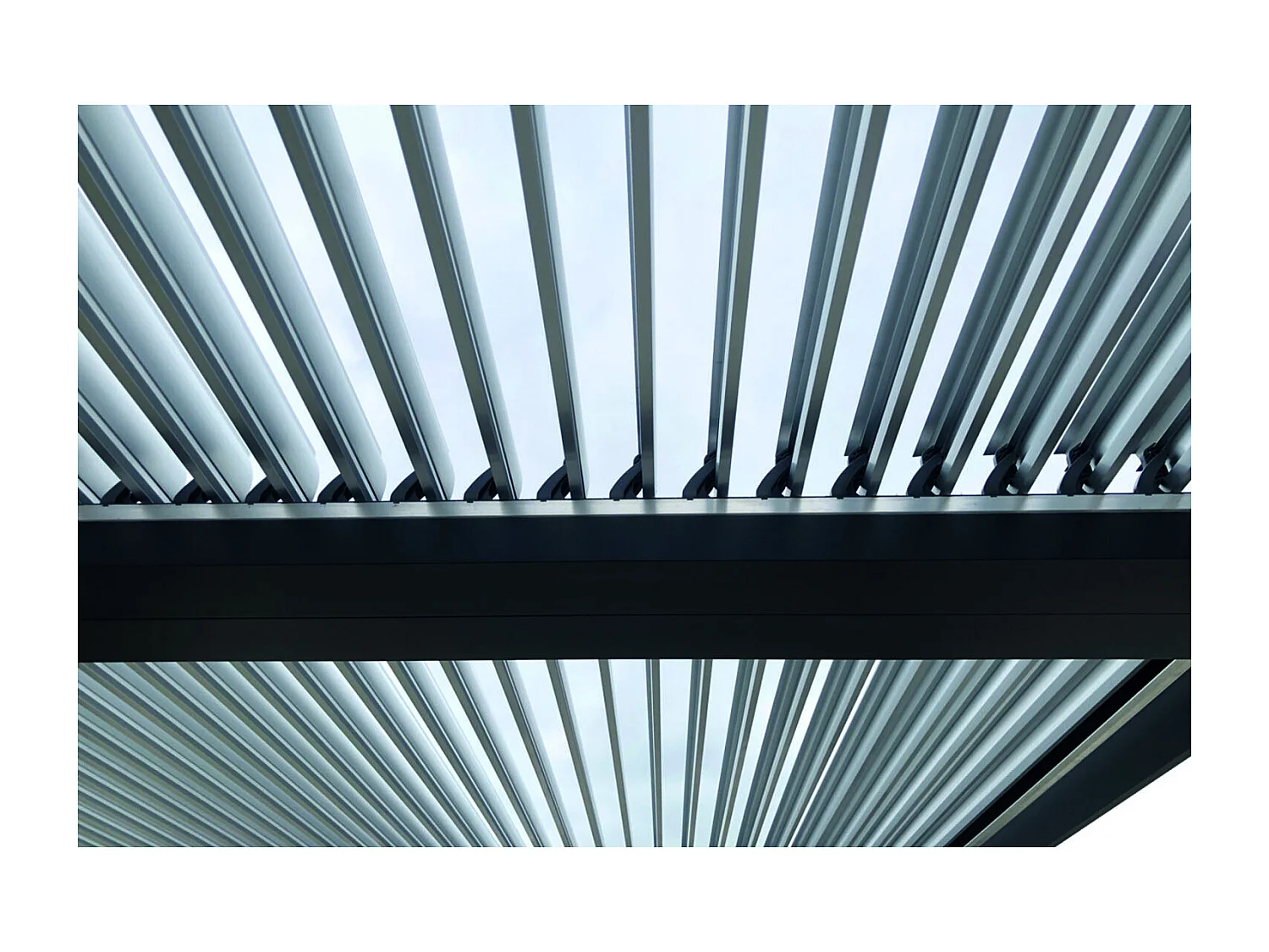 Pergola bioclimatique grise 3x3 m MILOS