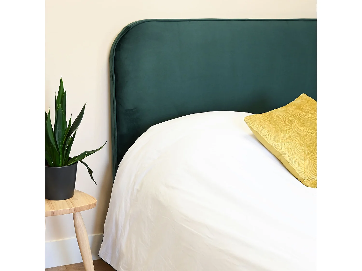 Tête de lit MARSELLA 160cm en velours vert - Terre de Nuit