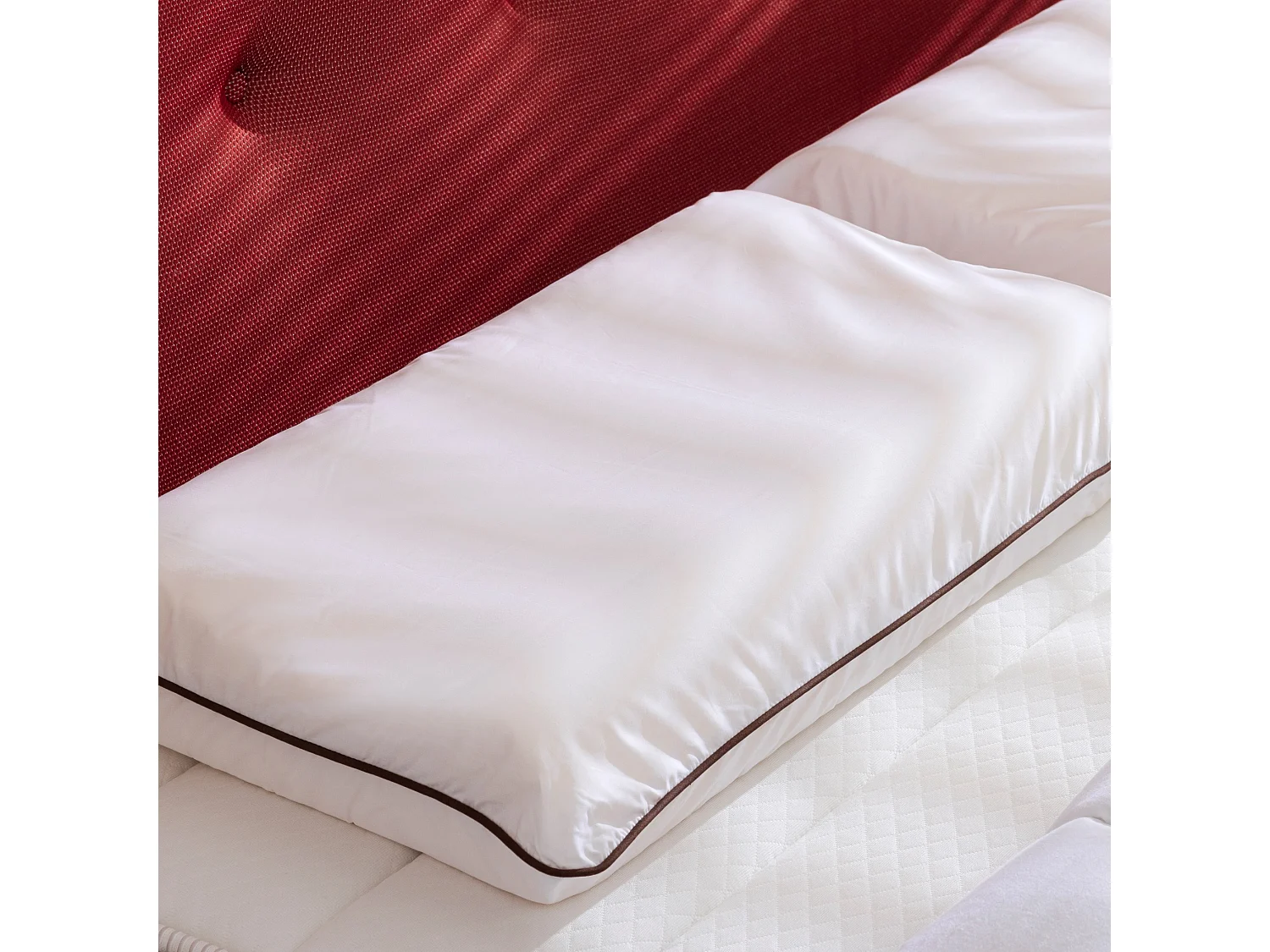 Lot de 2 oreillers ergonomiques latex naturel et taies d'oreillers percale Someo 40x60