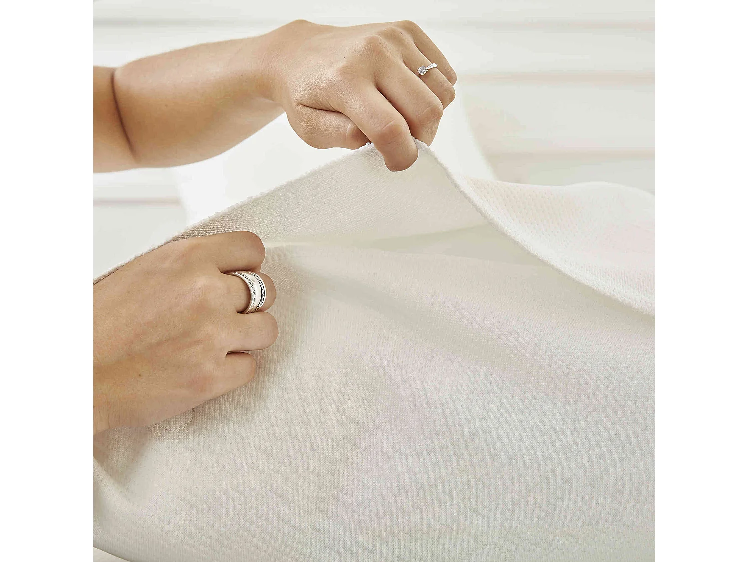 Lot de 2 protège oreillers tissu Coolmax® anti-transpirant et respirant qualité hôtellerie de luxe 65x65 cm